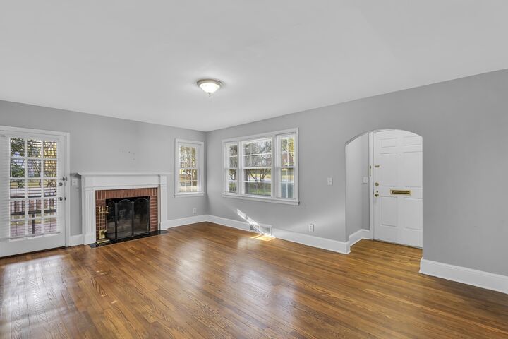 Property Photo: 305 Briarwood Road SC 29301