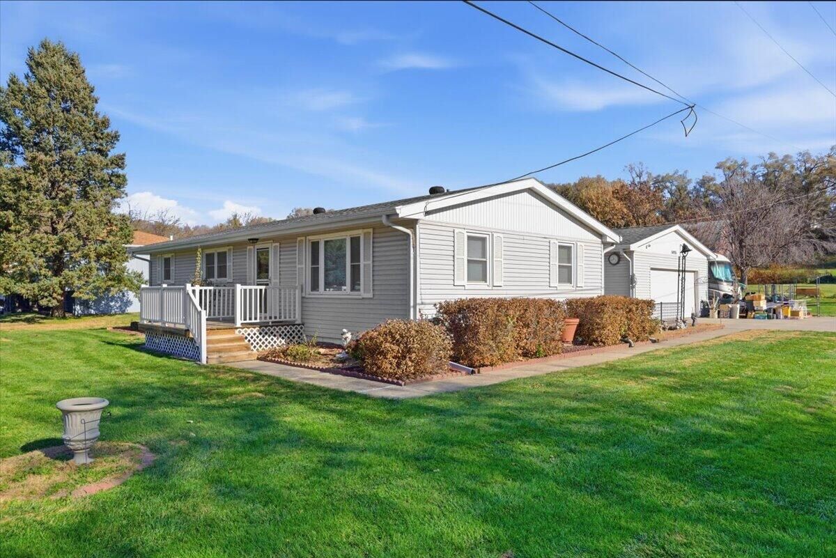 Property Photo:  14935 Harriman Lane  IA 51503 