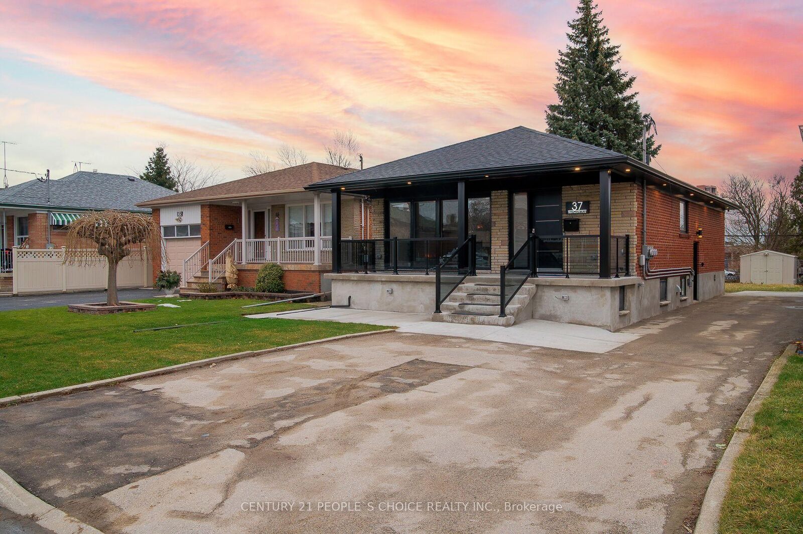 Photo de la propriété: 37 Bentworth Avenue Lower ON M6A 1P1