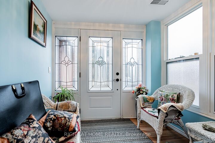 Property Photo: 4278 Sawmill Valley Drive ON L5L 3M9