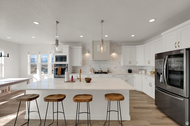 Property Photo: 6291 N Glenmar Way E UT 84005