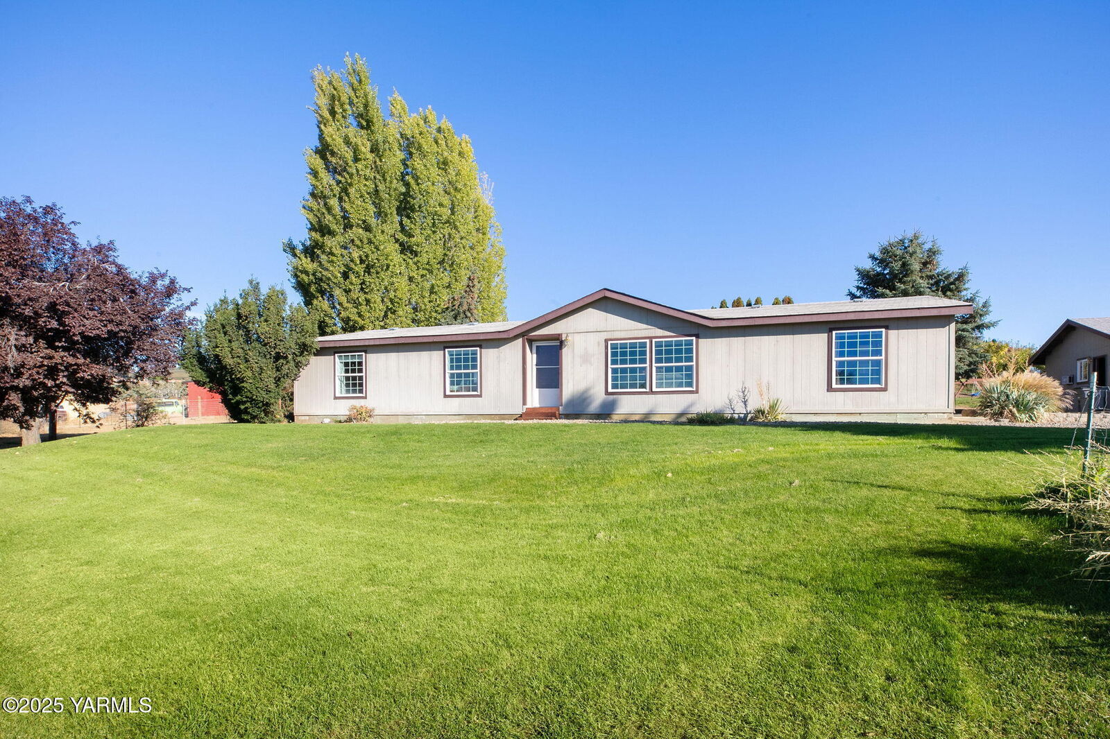 Property Photo: 500 Shadbbolt Rd WA 98908