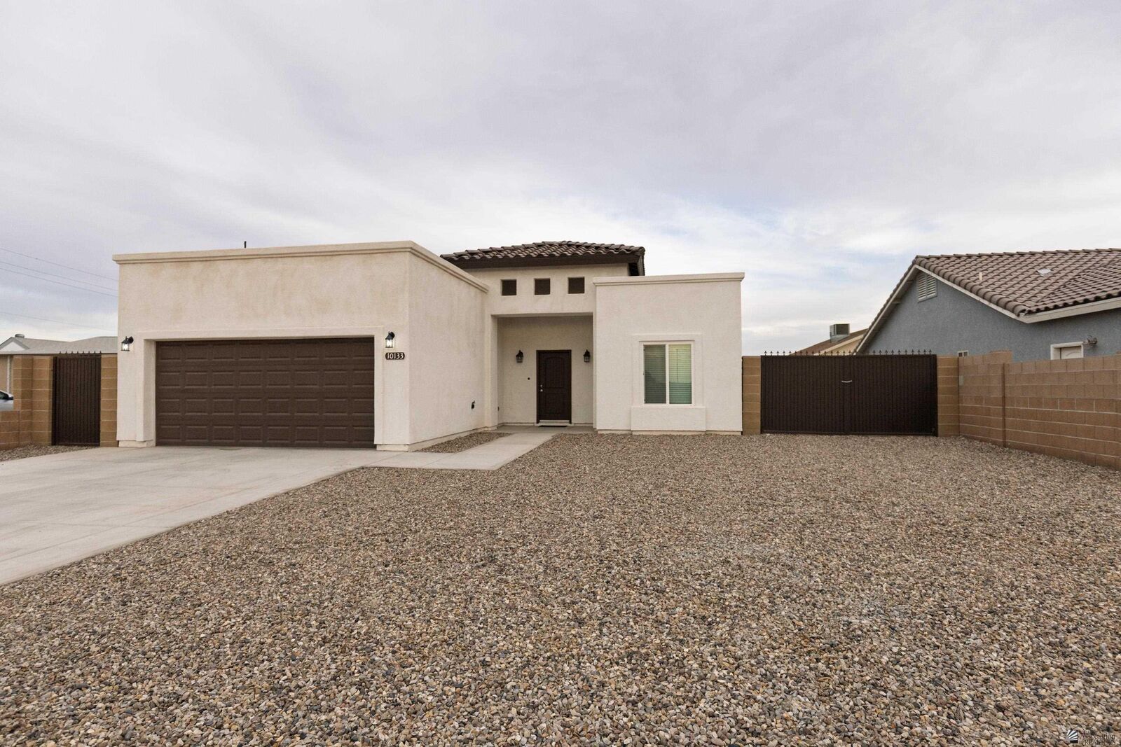 Property Photo: 10133 S Cyclone Ave AZ 85365