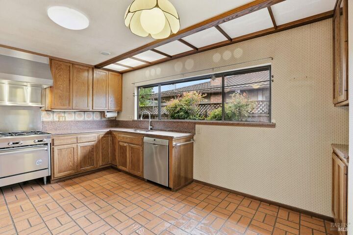 Property Photo:  232 Orris Terrace  CA 94903 