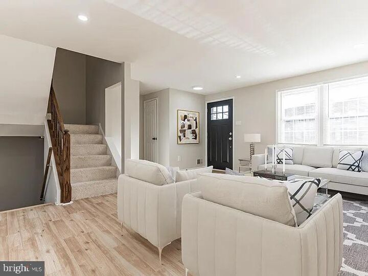 Property Photo: 6542 Birchleigh Way VA 22315