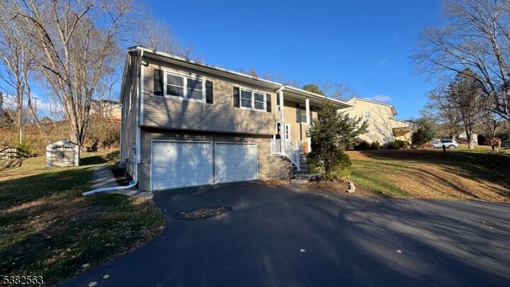 Property Photo:  7 Hoffman Rd  NJ 08829 