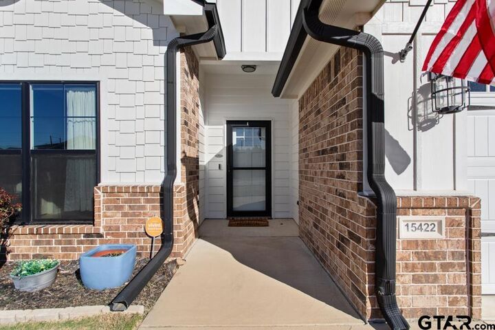 Property Photo: 15422 Anna Ln TX 75771