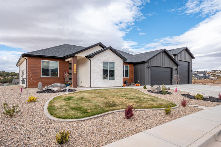 Property Photo:  2180 S Bluff Dr  UT 84720 