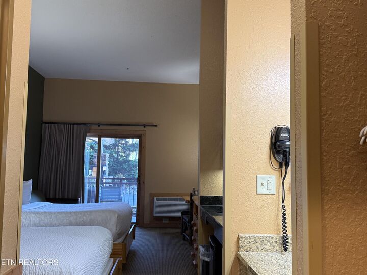 Property Photo: 1424 Old Knoxville Hwy 11001 TN 37876