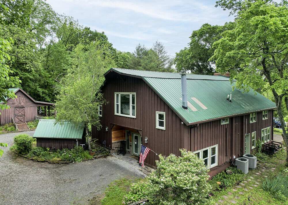 Property Photo: 1295 Burger Knob Road KY 40440