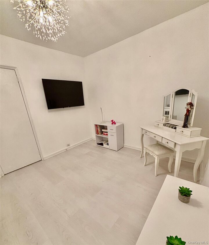 Property Photo:  16 N Broadway 3E  NY 10601 