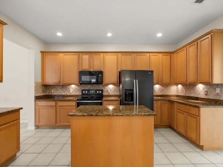 Property Photo: 5471 Glen Oak Place FL 32771