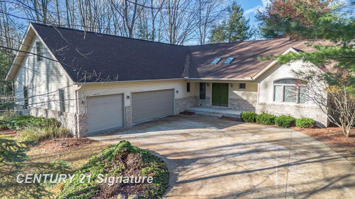 Property Photo: 11278 Spencer Road MI 48609