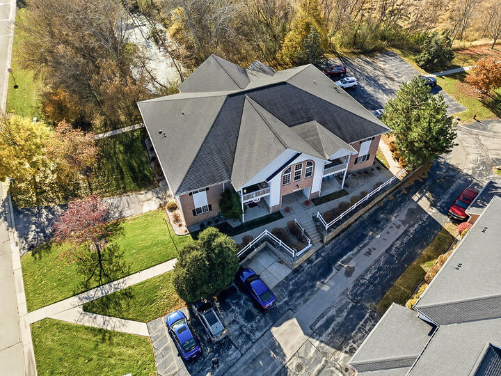 Property Photo: W241n2507 East Parkway Meadow Cir 6 WI 53072