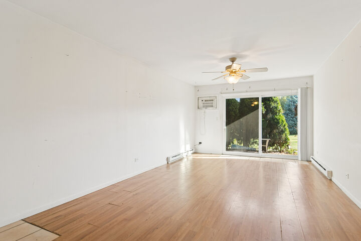 Property Photo:  802 E Old Willow Road 113  IL 60070 