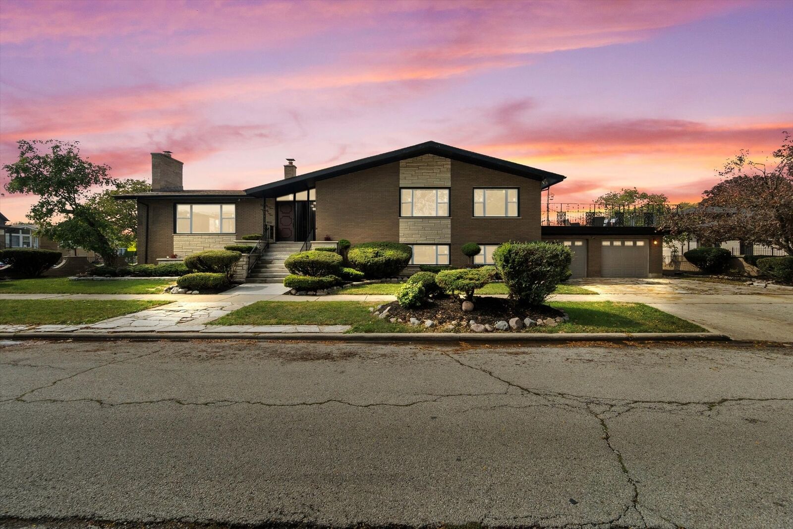 Property Photo: 9222 S Cregier Avenue IL 60617