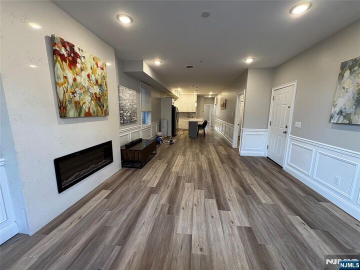 Property Photo:  274 Governor Street 2  NJ 07501 