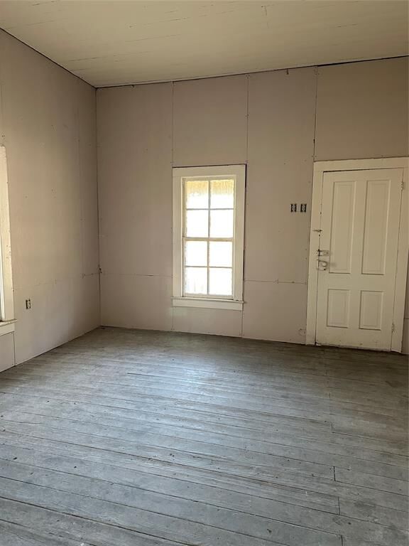 Property Photo: 512 S McKinney Street TX 76667