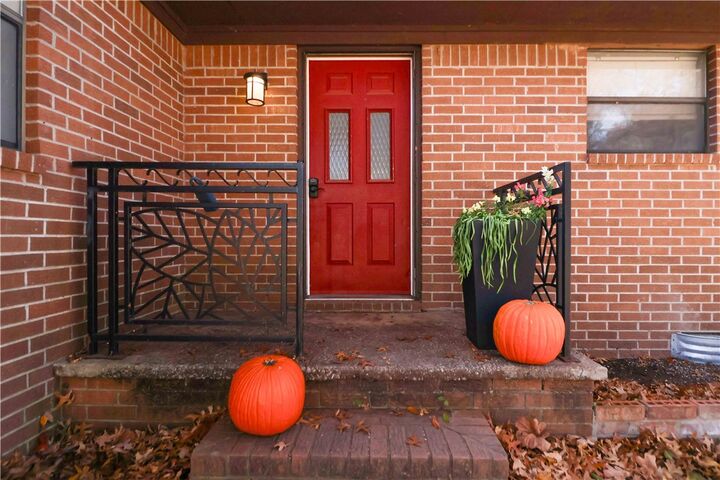 Property Photo: 204 Armstrong Street AR 72753