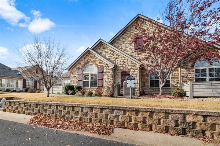 Property Photo: 2100 W New Hope Road 902 AR 72758