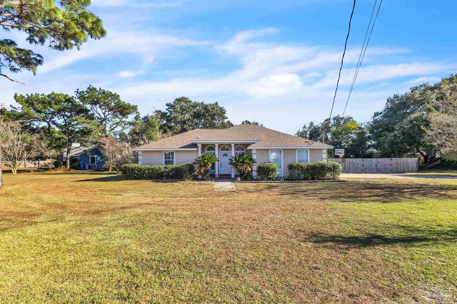 Property Photo: 2106 Citrus Dr FL 32566