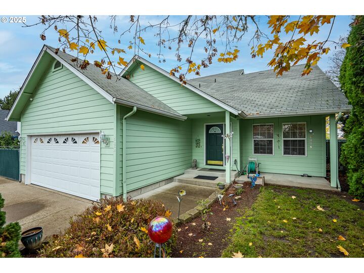 Property Photo:  5282 Sugarpine Cir  OR 97402 