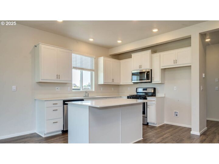 Property Photo:  364 Greencrest St NE  OR 97301 