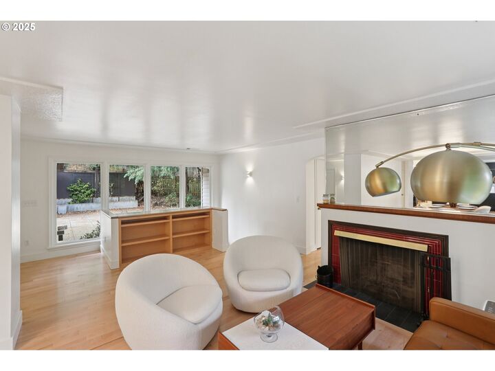 Property Photo: 4786 SW Elm Ln OR 97221