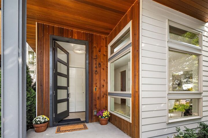 Property Photo:  3246 B  14th Avenue W  WA 98119 