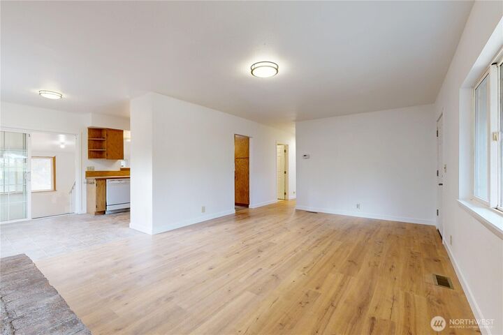 Property Photo: 1116 S 3rd Street WA 99328