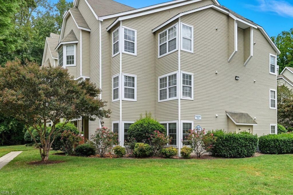 Property Photo: 107 Stratford Dr I VA 23185