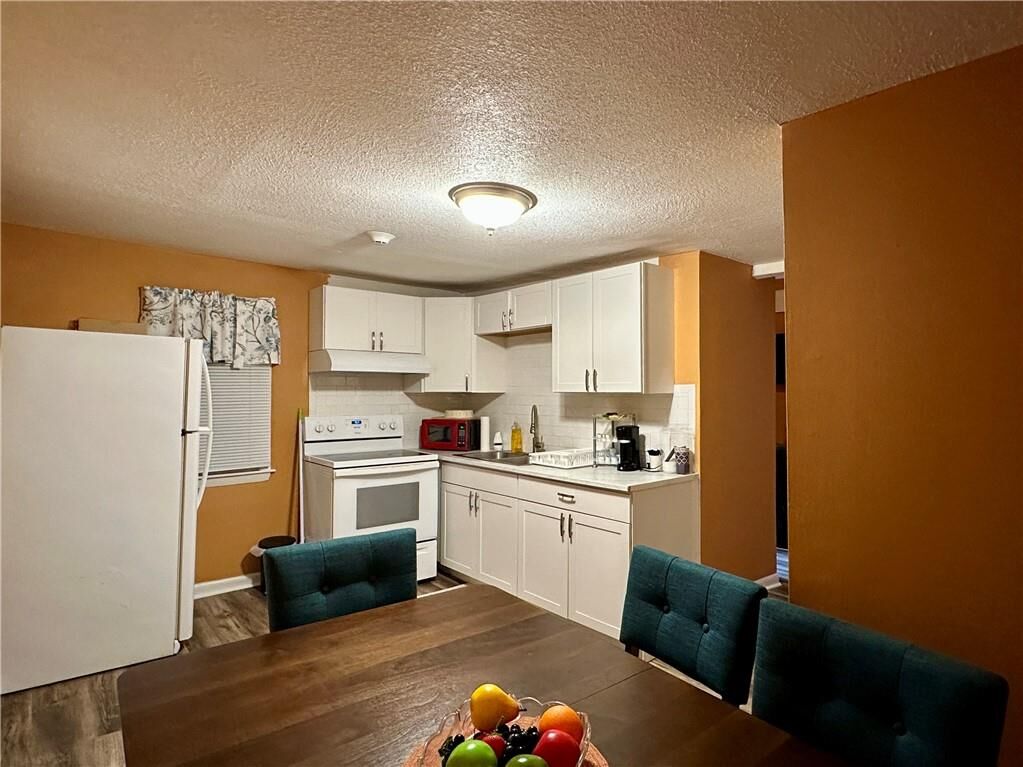 Property Photo:  800 Oakland Beach Avenue A  RI 02889 