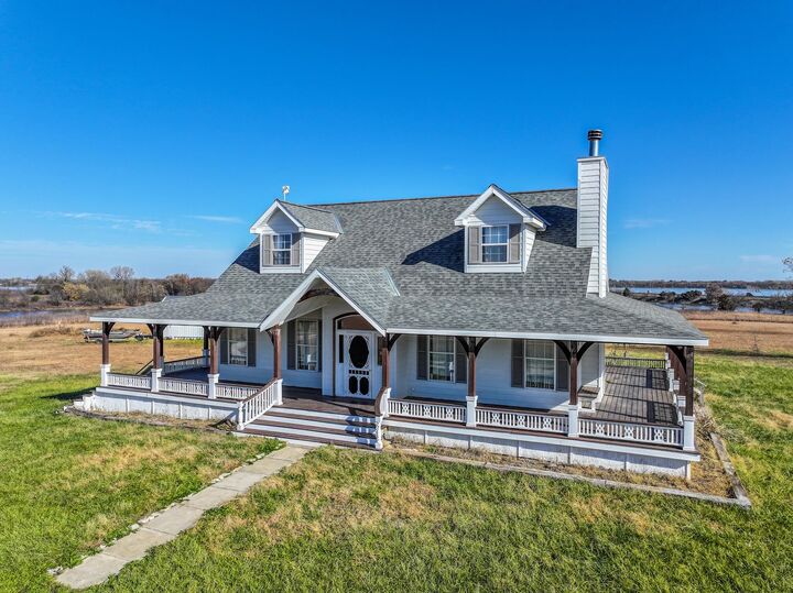 Property Photo: 2618 NE 69th Terrace KS 67042