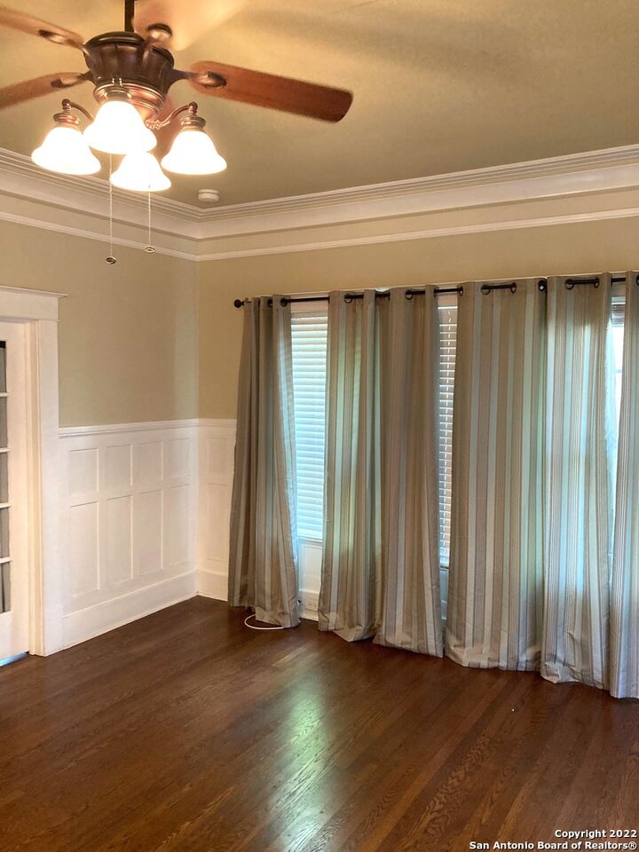 Property Photo:  639 W Woodlawn Ave  TX 78212 