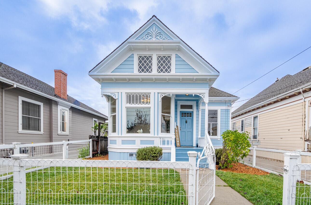 Property Photo:  332 Capitol Street  CA 93901 