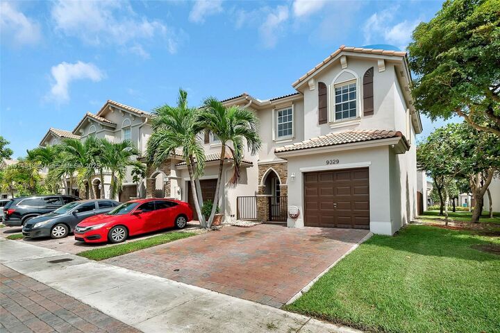 Property Photo: 9329 SW 221st Way 9329 FL 33190