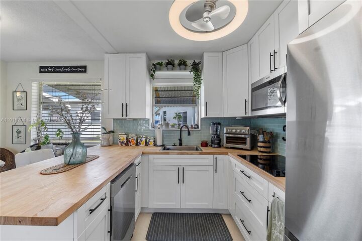 Property Photo: 3114 Byron Cir 128 FL 33021