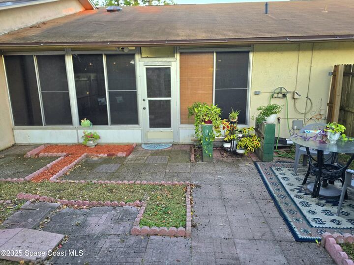 Property Photo: 1140 Cheney Highway FL 32780