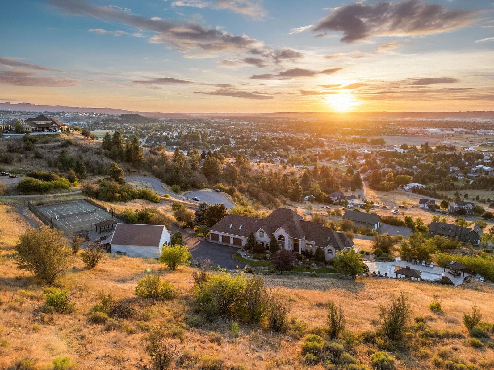 Property Photo: 20915 E Jesse Ln WA 99016