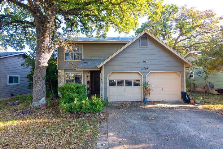 Property Photo: 12009 Tanglebriar Trail TX 78750