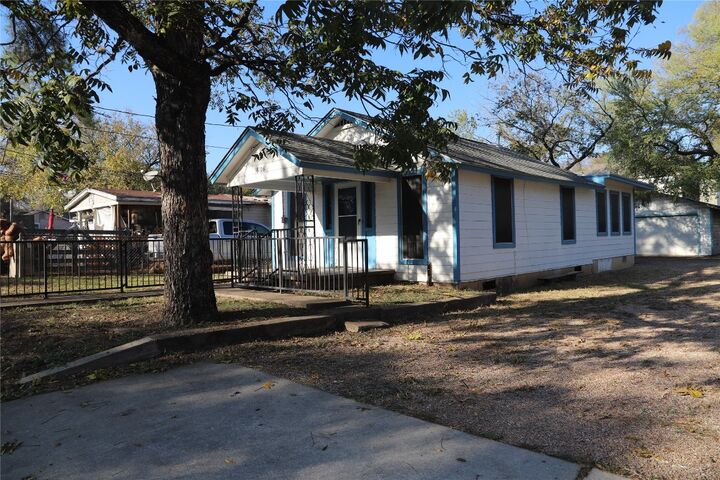 Property Photo: 6106 Felix Avenue TX 78741
