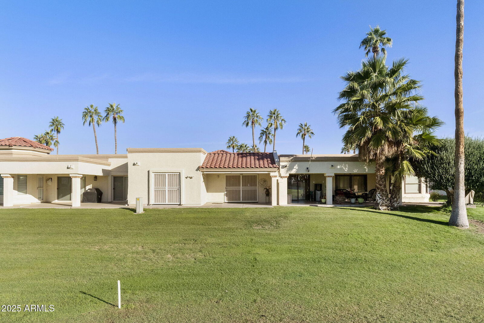 Property Photo: 557 S Palo Verde Way AZ 85208