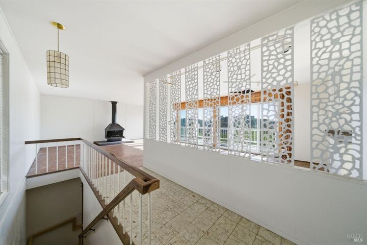 Property Photo:  101 Round Hill Road  CA 94920 