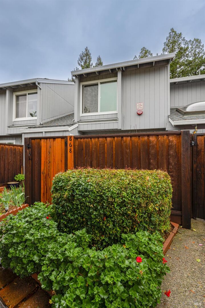 Property Photo:  668 Racquet Club Drive  CA 94928 