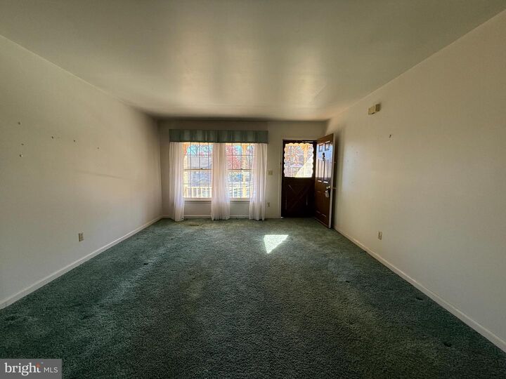 Property Photo: 309 Laurel Avenue VA 22408