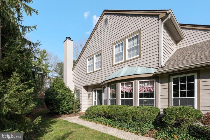 Property Photo:  32 Manchester Court 32  PA 19312 