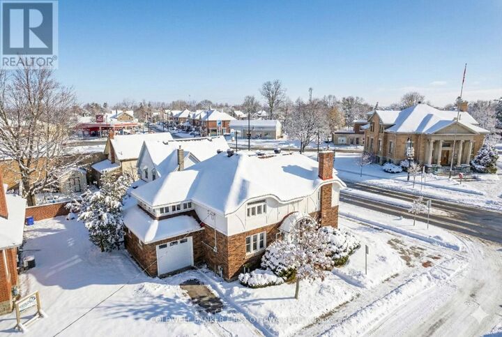 Property Photo:  2 Gladstone Avenue  ON K7A 1R3 