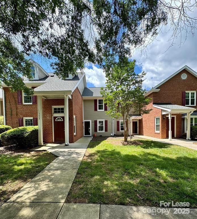 9410 S Vicksburg Park Court  Charlotte NC 28210 photo