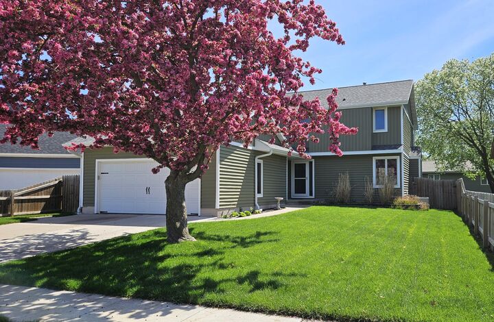 Property Photo:  2516 White Oak Drive  IA 50014 