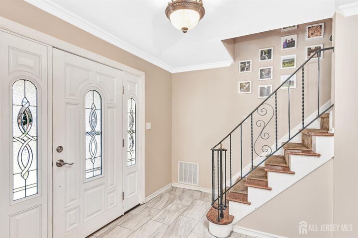 Property Photo:  9 Dexter Road  NJ 08816 